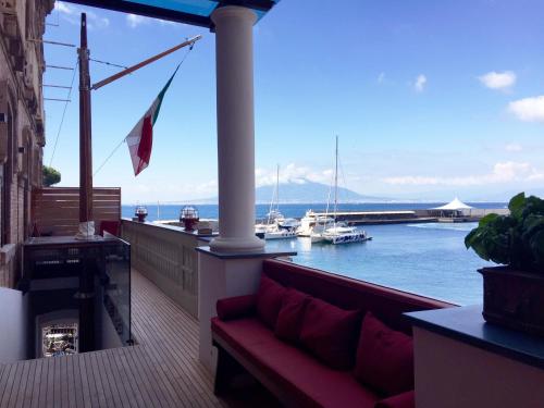 Yacht Club Capo Cervo Suites B&B - Best Hotels in Sorrento