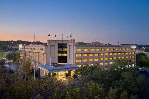 Delta Hotels by Marriott Little Rock West - Best Parking Hotels in Little Rock, AR