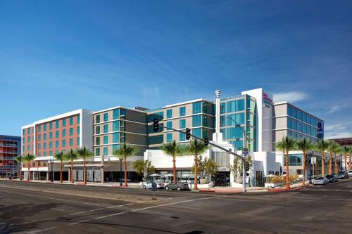 Hilton Garden Inn San Diego Downtown/Bayside, CA - Best Hilton Garden Inn Hotels in California