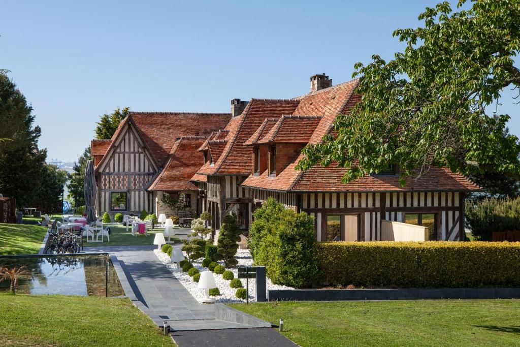 La Chaumière - Best Hotels in Honfleur