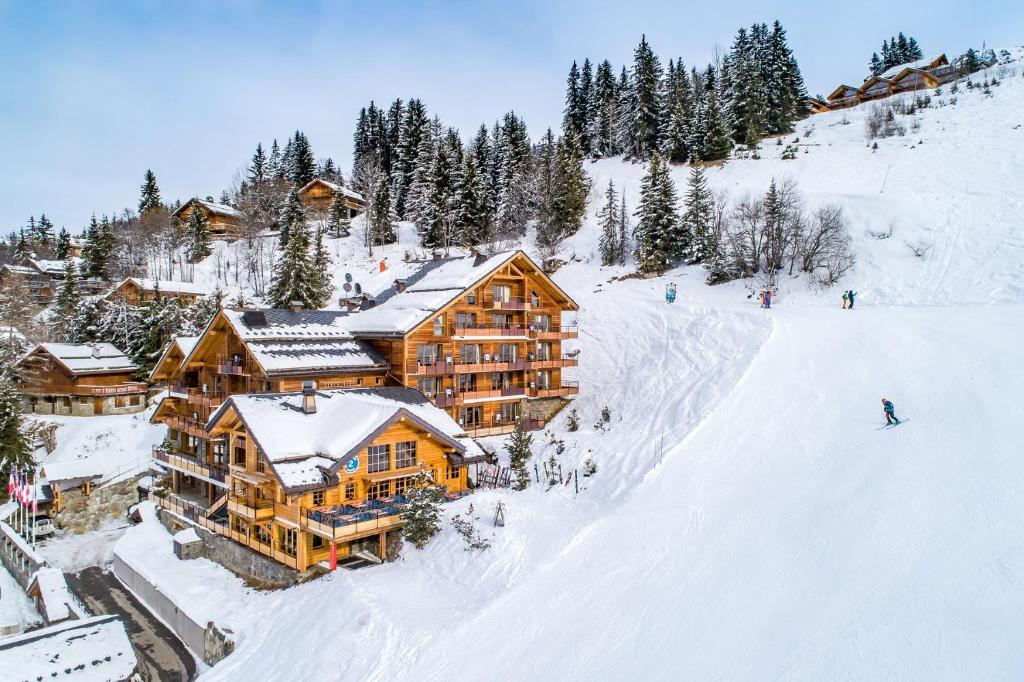 Hôtel l'Hélios - Best Hotels in The Three Valleys