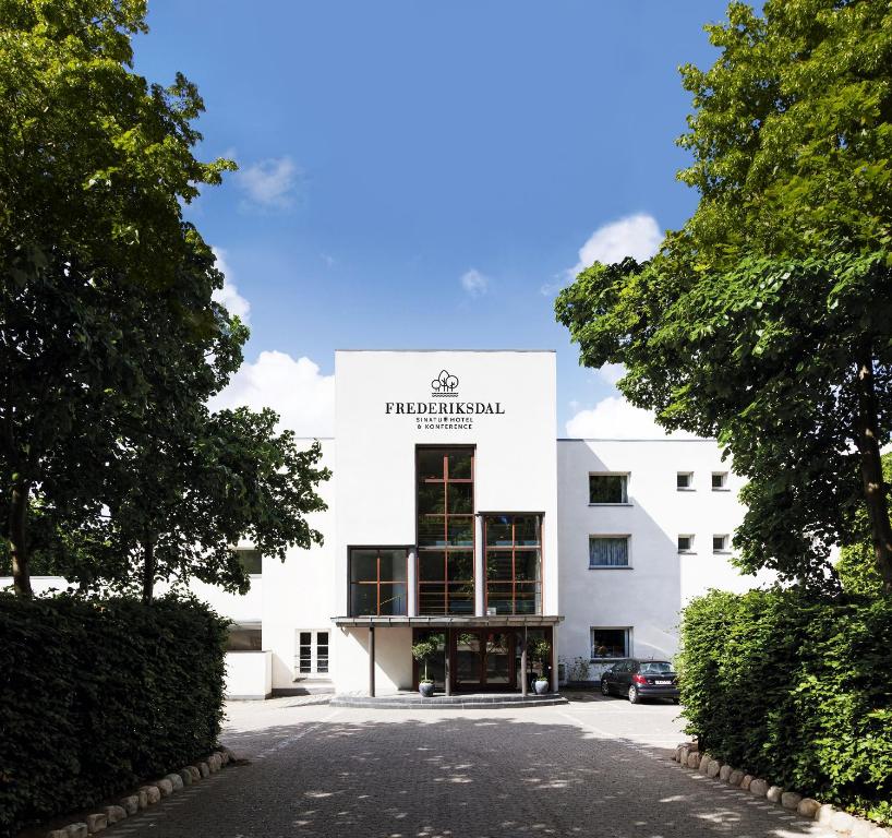 Frederiksdal Sinatur Hotel & Konference - Best Parking Hotels in Copenhagen