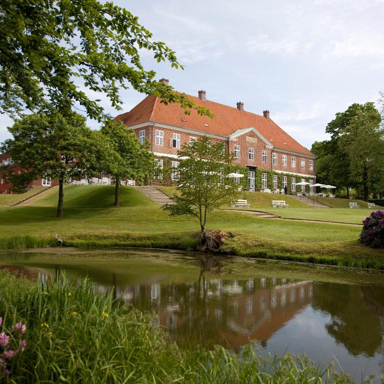 Hindsgavl Slot - Best Parking Hotels in Denmark