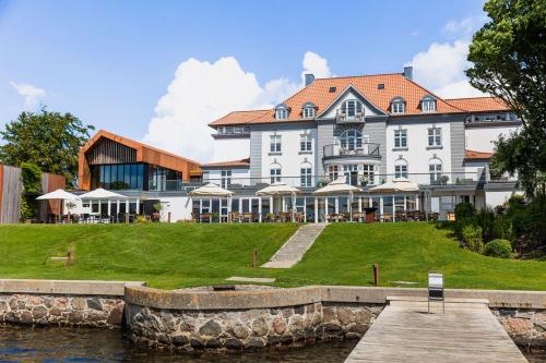 Sixtus Sinatur Hotel & Konference - Best Hotels with Free Breakfast in Denmark