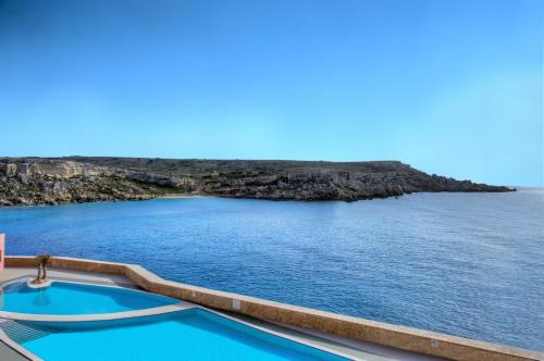 Paradise Bay Resort - Best Parking Hotels in Malta
