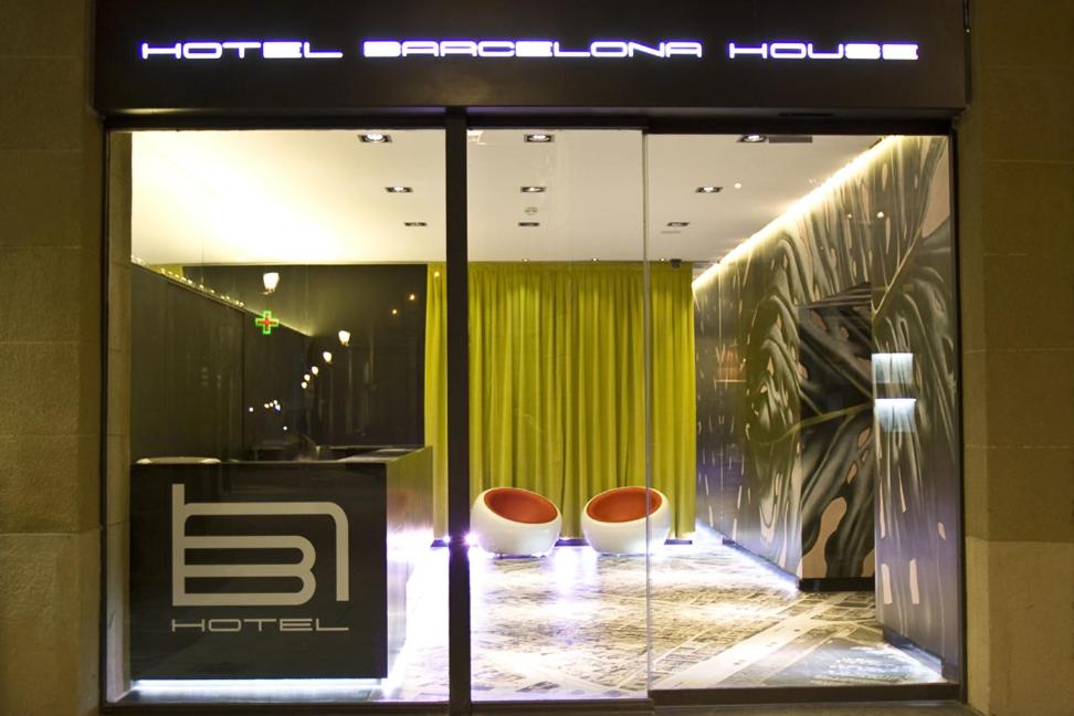 Barcelona House - Best Hotels with Free Breakfast in Barcelona