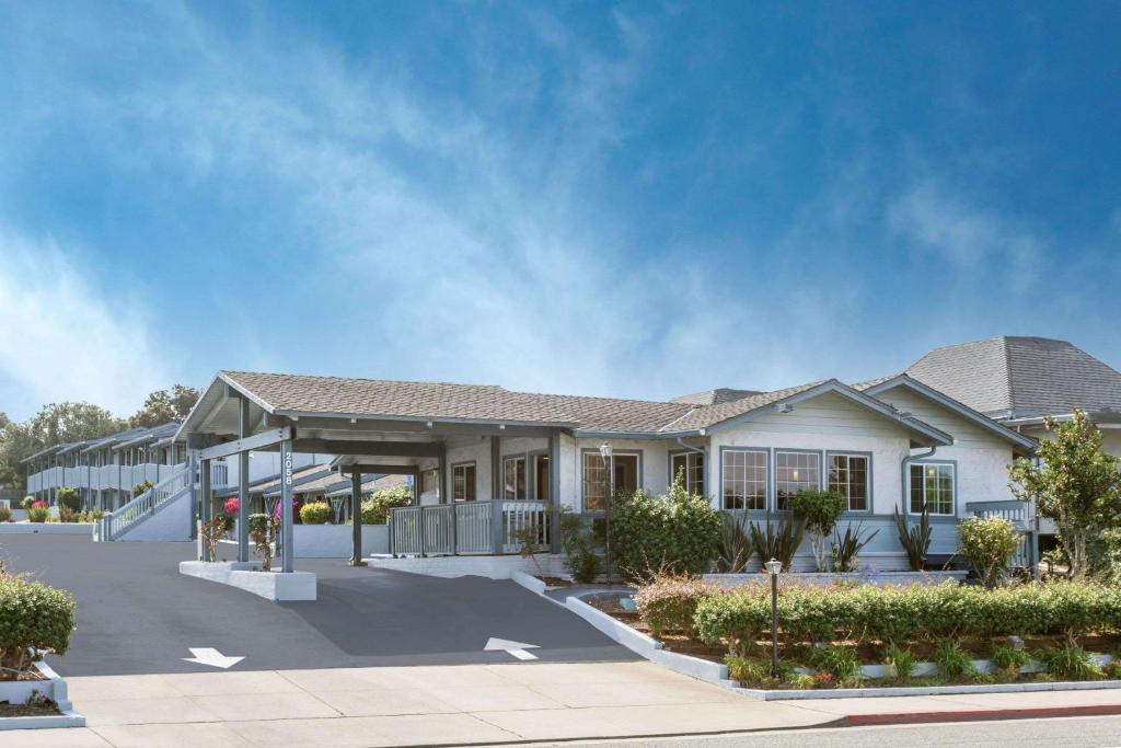 Ramada by Wyndham Monterey - Best Fitness Hotels in Monterey, CA