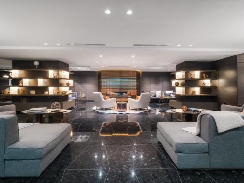 Paradox Vancouver - Best Spa Hotels in Canada