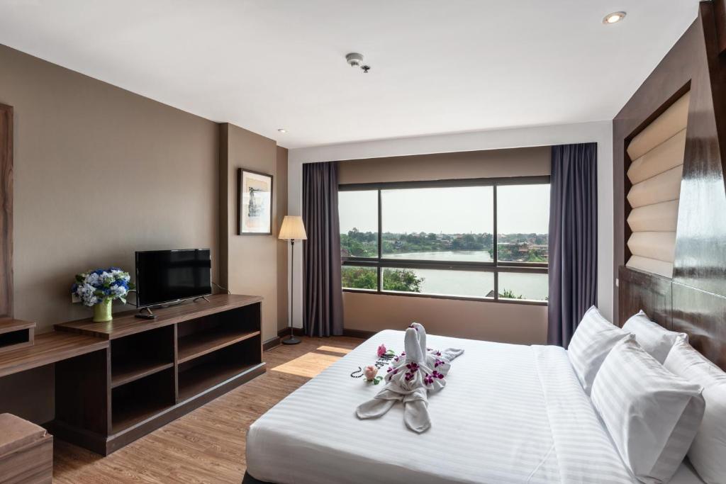 Woraburi Ayutthaya Resort & Spa By The River - Best Pool Hotels in Ayutthaya