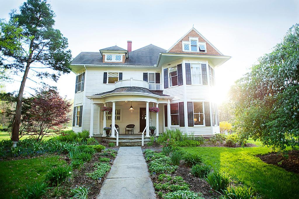 Quinta Rosa Estate - Best Hotels in The Finger Lakes