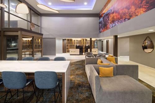 La Quinta Inn & Suites by Wyndham Yakima Downtown
