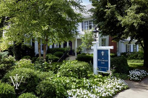 Wickwood Inn - Best Hotels in Michigan