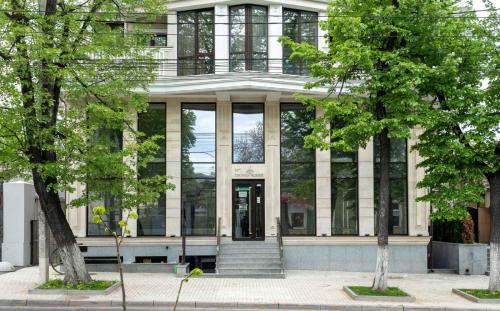 Thomas Albert Hotel - Best Parking Hotels in Moldova