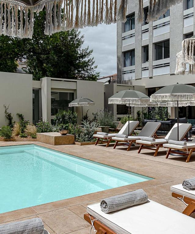 Maison des Ambassadeurs - La Rochelle Hotels with Parking