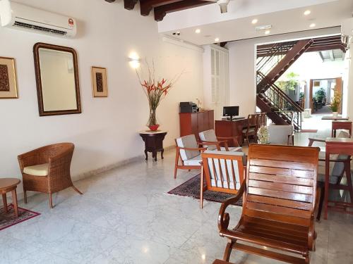 Heeren Straits Hotel