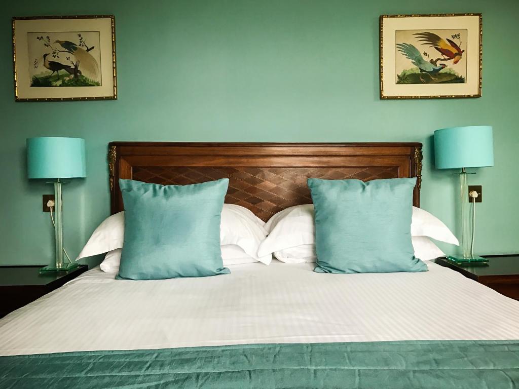 Arundell Arms - Best Dog Friendly Hotels in Devon