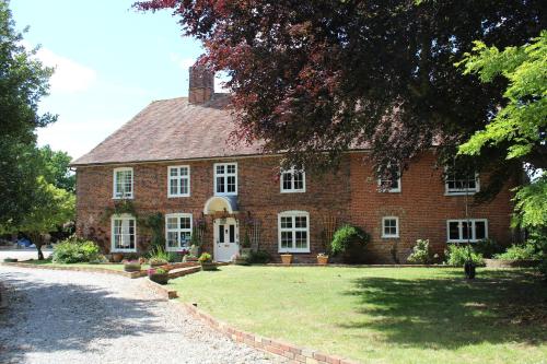 Molland Manor House Bed & Breakfast - Best Hotels in Kent