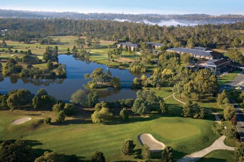 Country Club Tasmania - Best Parking Hotels in Tasmania