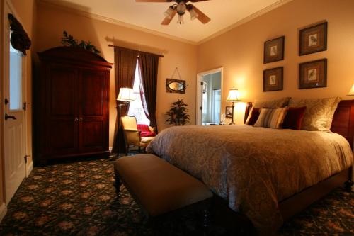 Yosemite Rose Bed and Breakfast
