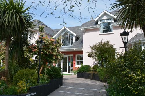 The Grove Lodge Guesthouse
