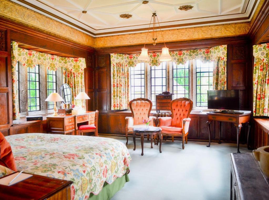 Lewtrenchard Manor - Best Dog Friendly Hotels in Devon