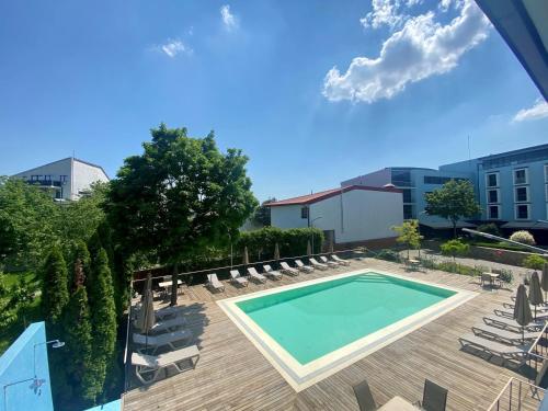 Reghina Blue Hotel - Best Pool Hotels in Romania