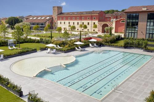 Hotel Veronesi La Torre - Best Hotels with Airport Shuttle Service in Italy
