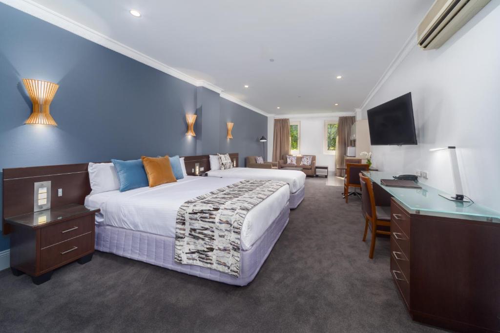 Hyde Park Inn - Best Hotels with Free Breakfast in Sydney