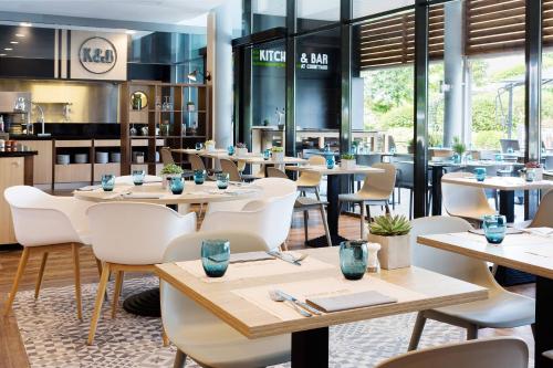 Courtyard by Marriott Toulouse Airport - Best Hotels with Airport Shuttle Service in France