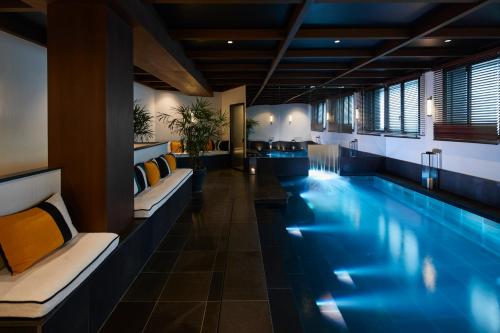 Le Roch Hotel & Spa - Paris Hotels with Pools