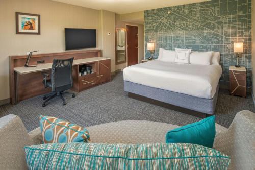 Courtyard Seattle Sea-Tac Area - Best Hotels with Airport Shuttle Service in Seattle, WA