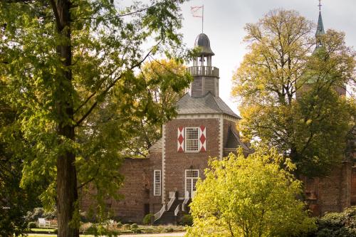 Schloss Hertefeld & Hertefeldhof - Castle Hotels in Germany