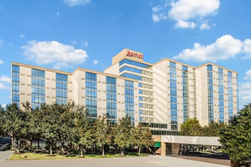 Houston Marriott North - Best Hotels with Airport Shuttle Service in Houston, TX