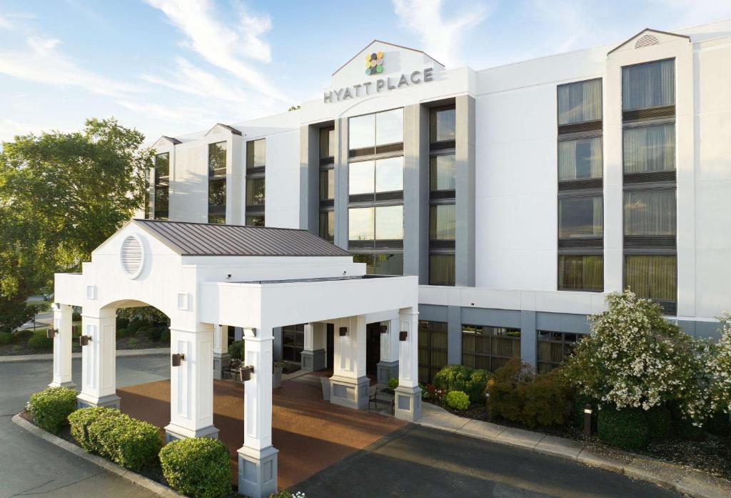 Hyatt Place Nashville Opryland - Best Hotels with Free Breakfast in Nashville, TN