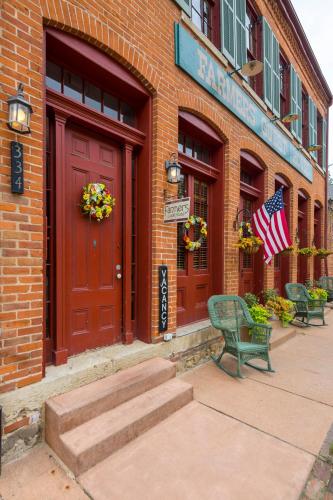 Farmers Guest House - Best Hotels in Illinois