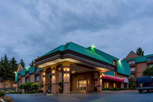 Sutton Suites Hotel - Best Parking Hotels in SeaTac, WA
