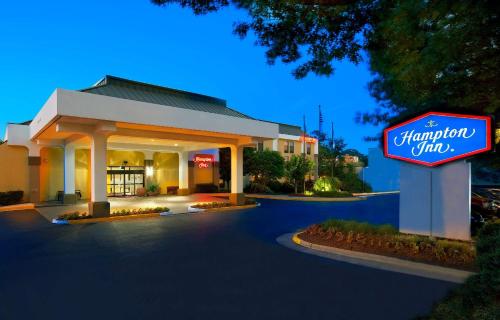 Hampton Inn Alexandria - Best Hotels with Free Breakfast in Alexandria, VA