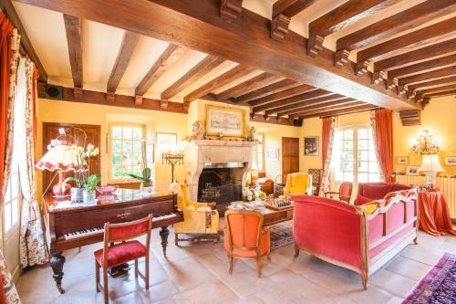 Le Petit Manoir des Bruyères - Best Hotels in Auxerre