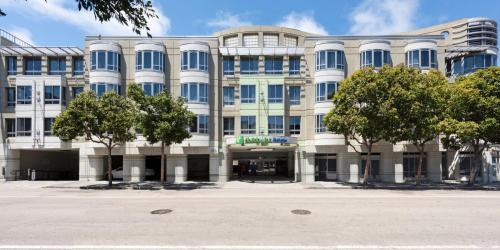 Holiday Inn Express Hotel & Suites Fisherman's Wharf by IHG - Best Hotels with Free Breakfast in San Francisco, CA