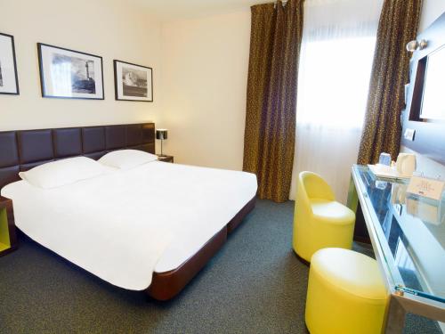 Kyriad Hôtel Orly Aéroport - Athis Mons - Best Hotels with Airport Shuttle Service in Paris