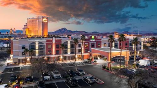 Holiday Inn Express Hotel and Suites - Henderson, an IHG Hotel