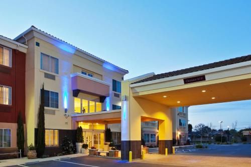 Holiday Inn Express Berkeley by IHG - Best Hotels in Berkeley, CA