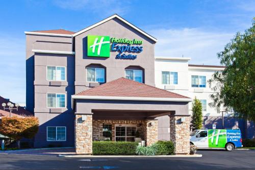 Holiday Inn Express & Suites Oakland - Airport by IHG - Best Business Hotels in Oakland, CA