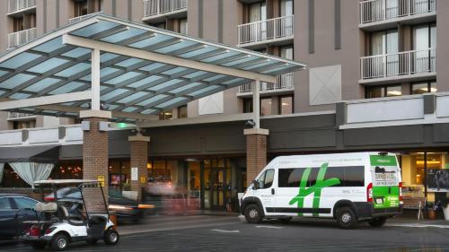 Holiday Inn Nashville - Vanderbilt - Dwtn by IHG - Best Pool Hotels in Nashville, TN