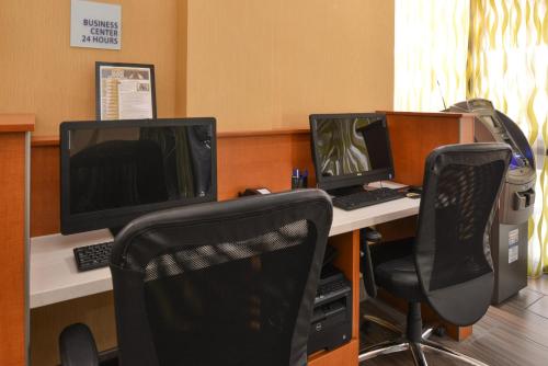 Holiday Inn Express Flagstaff by IHG - Best Business Hotels in Flagstaff, AZ