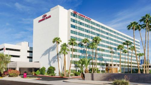 Crowne Plaza Phoenix Airport - PHX by IHG - Best Hotels with Airport Shuttle Service in Phoenix, AZ