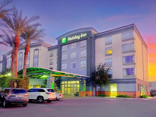 Holiday Inn & Suites Phoenix Airport by IHG - Best Hotels with Airport Shuttle Service in Phoenix, AZ