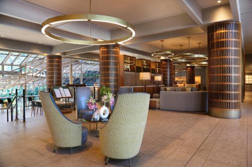 Crowne Plaza Atlanta Perimeter at Ravinia by IHG - Best Business Hotels in Atlanta, GA