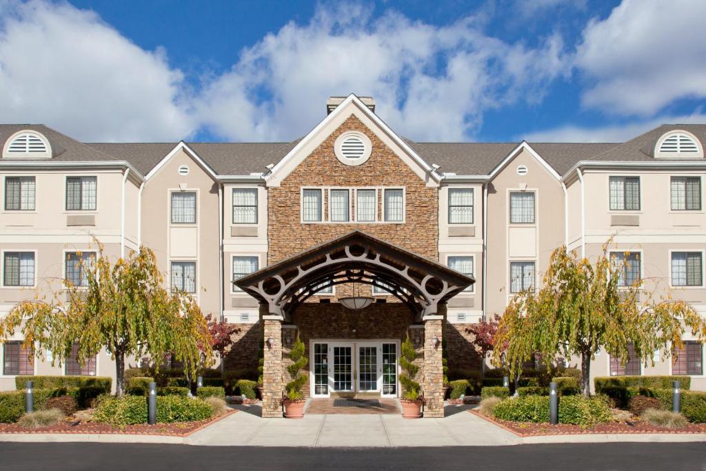 Staybridge Suites Columbus-Airport by IHG - Best Hotels with Free Breakfast in Columbus, OH