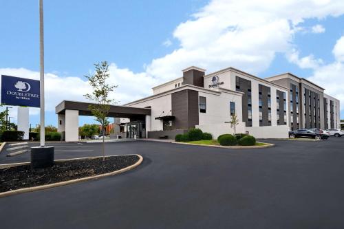 DoubleTree by Hilton St. Louis Airport, MO - Best DoubleTree by Hilton Hotels in Missouri